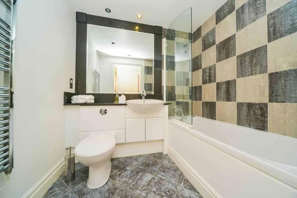 Riverside View Apartment *