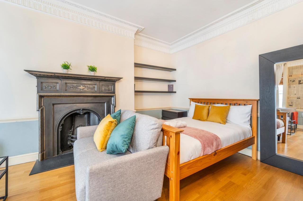 Apartment Private Flats In 17th Century Townhouse, Trafalgar Square, Embankment, Waterloo *