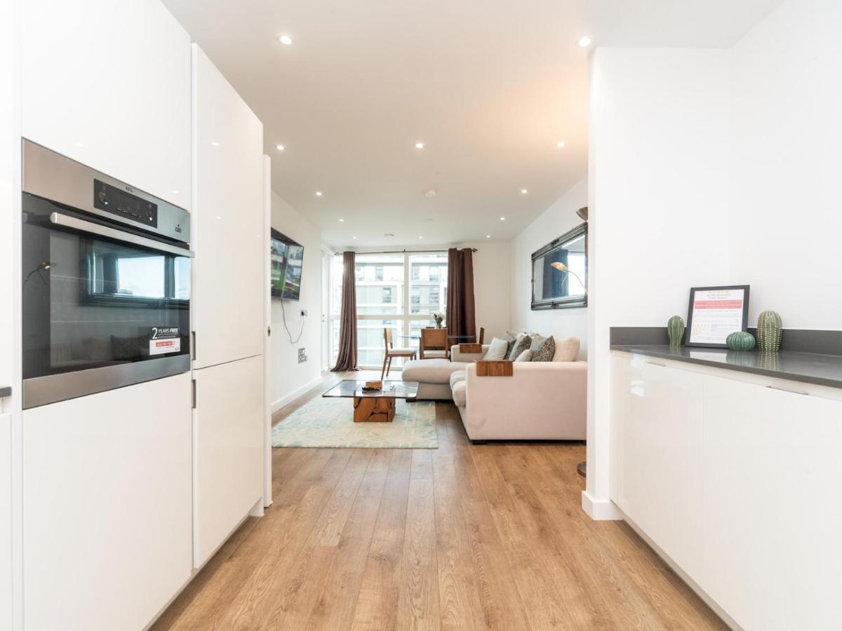 Apartment Pass The Keys Breathtaking 2 Bed 2 Bath Greenwich Riverside Flat