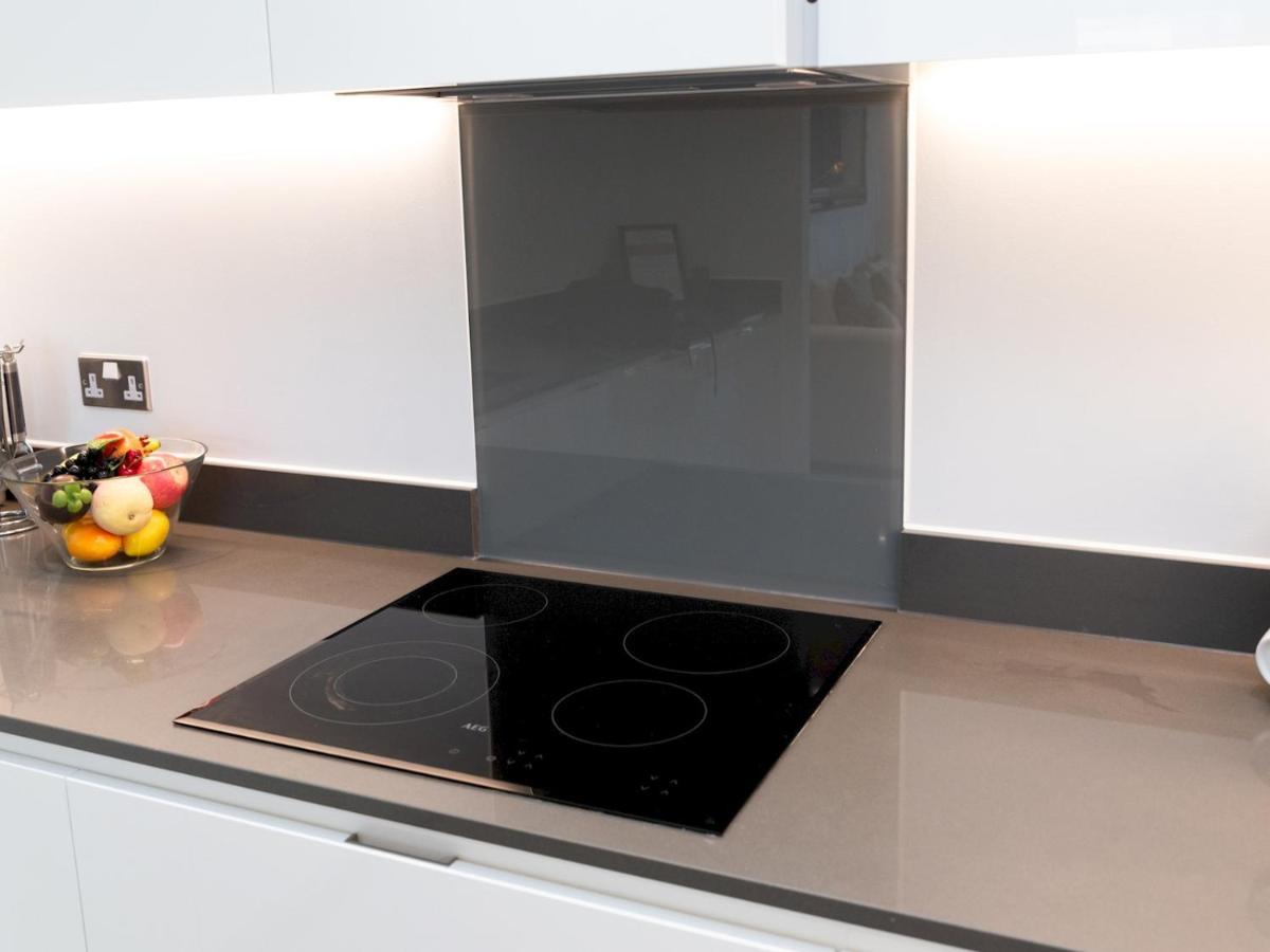 Pass The Keys Breathtaking 2 Bed 2 Bath Greenwich Riverside Flat