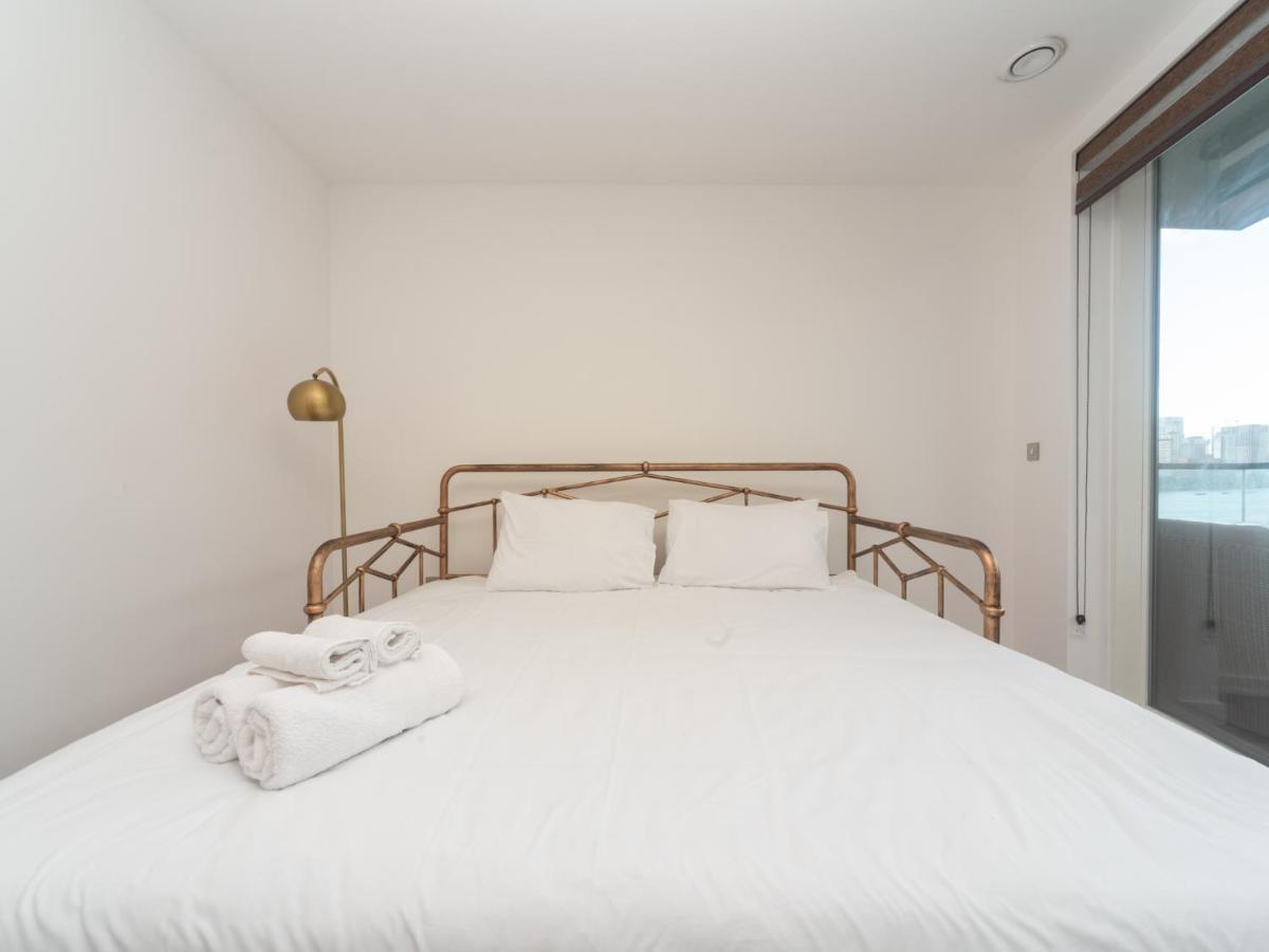 Pass The Keys Breathtaking 2 Bed 2 Bath Greenwich Riverside Flat London