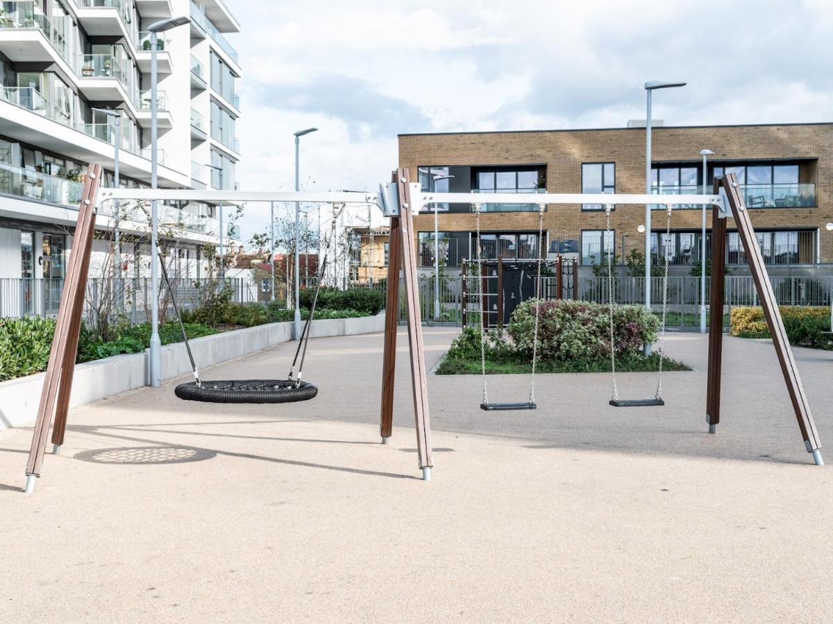 Pass The Keys Breathtaking 2 Bed 2 Bath Greenwich Riverside Flat London