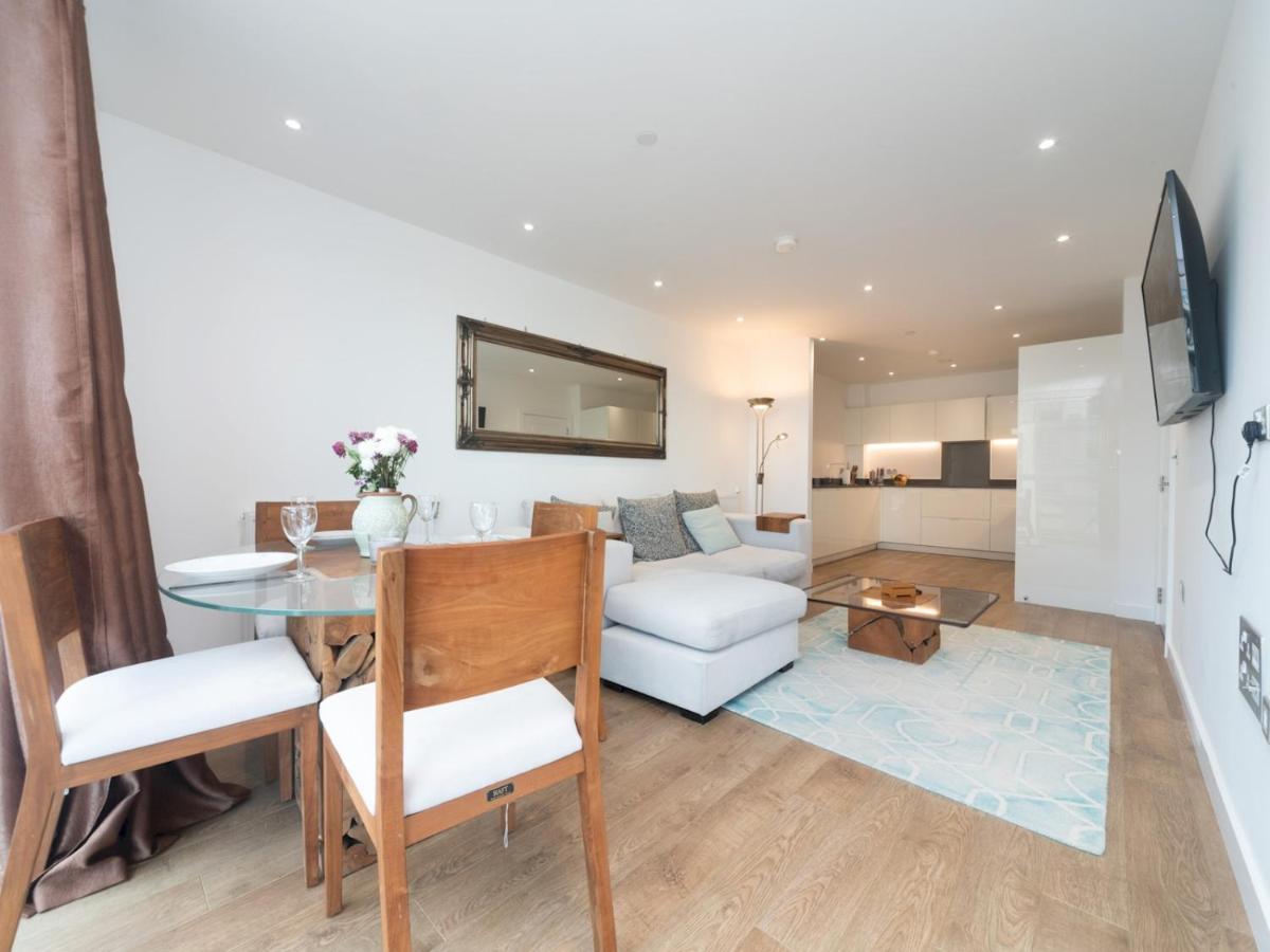 Pass The Keys Breathtaking 2 Bed 2 Bath Greenwich Riverside Flat London