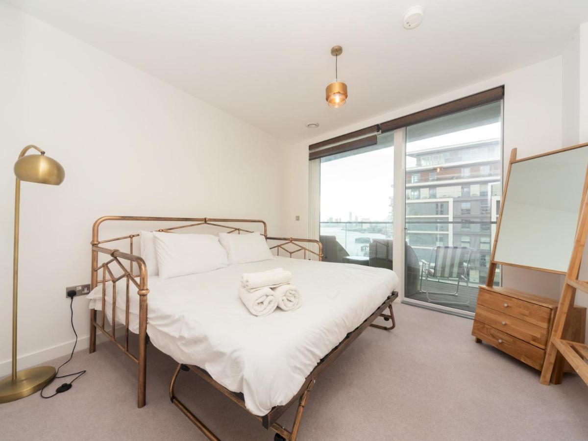 Pass The Keys Breathtaking 2 Bed 2 Bath Greenwich Riverside Flat London