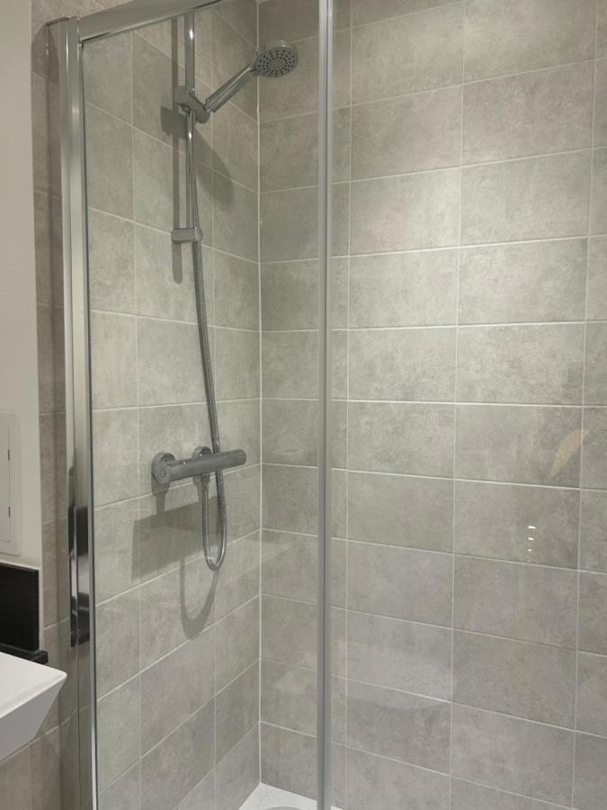 Hospedagem domiciliar En-suite Double In A Shared Close To *