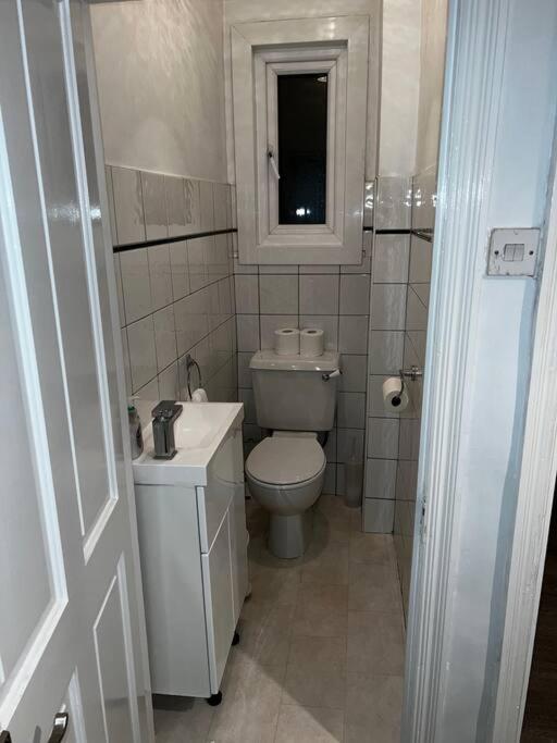 Holiday home A Beautiful Four Bedroom Family London
