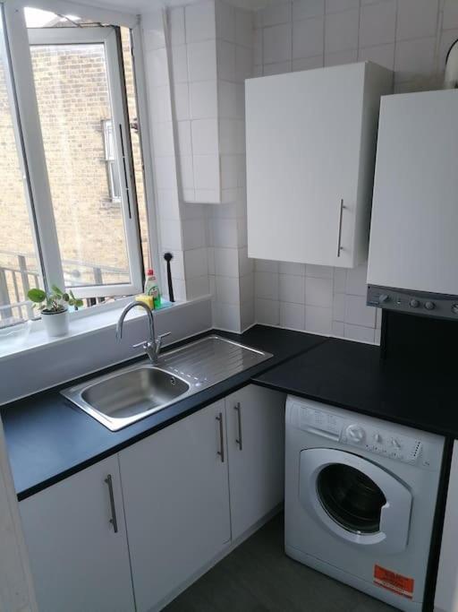 Apartment Self Contained 2 Bedroom Flat In Southwark London