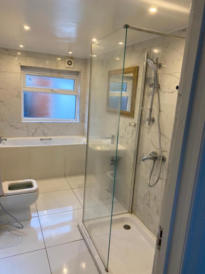 Guest house W3 London