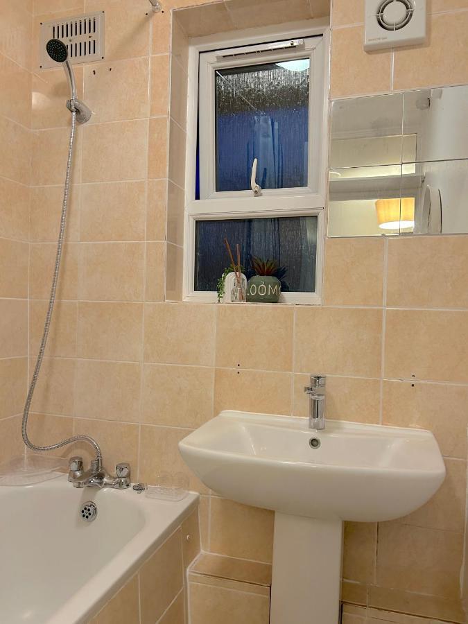 Blue Poppy Hostel London