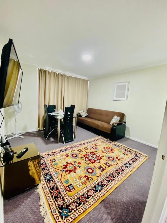 Spacious One Bedroom Edgeware Road Central * London