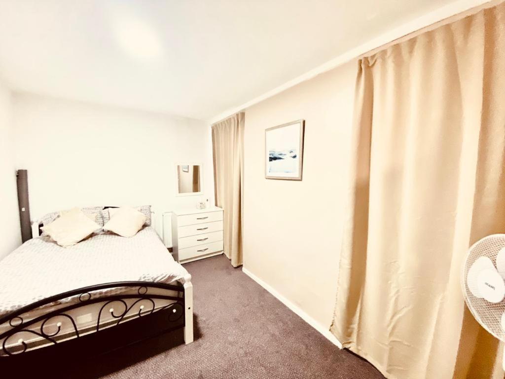 Spacious One Bedroom Edgeware Road Central