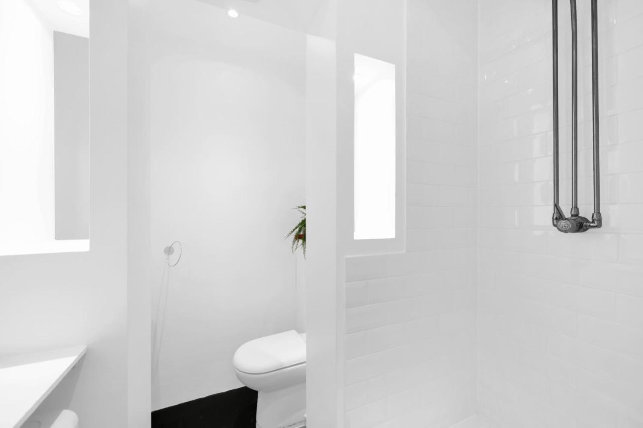 Large Industrial Style 2 Bedroom Short Term & Flexible Renting Canary Wharf With Free Wifi *