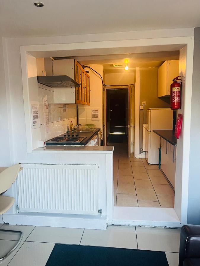 Lovely Private In Next To Hampstead, Camden, And Golders Homestay London