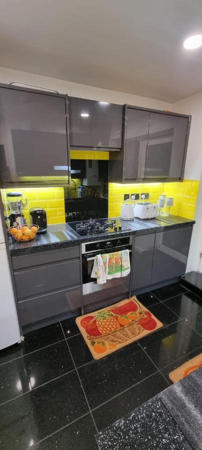 Privatunterkunft Beautiful With Free On Street Parking In Sydenham *