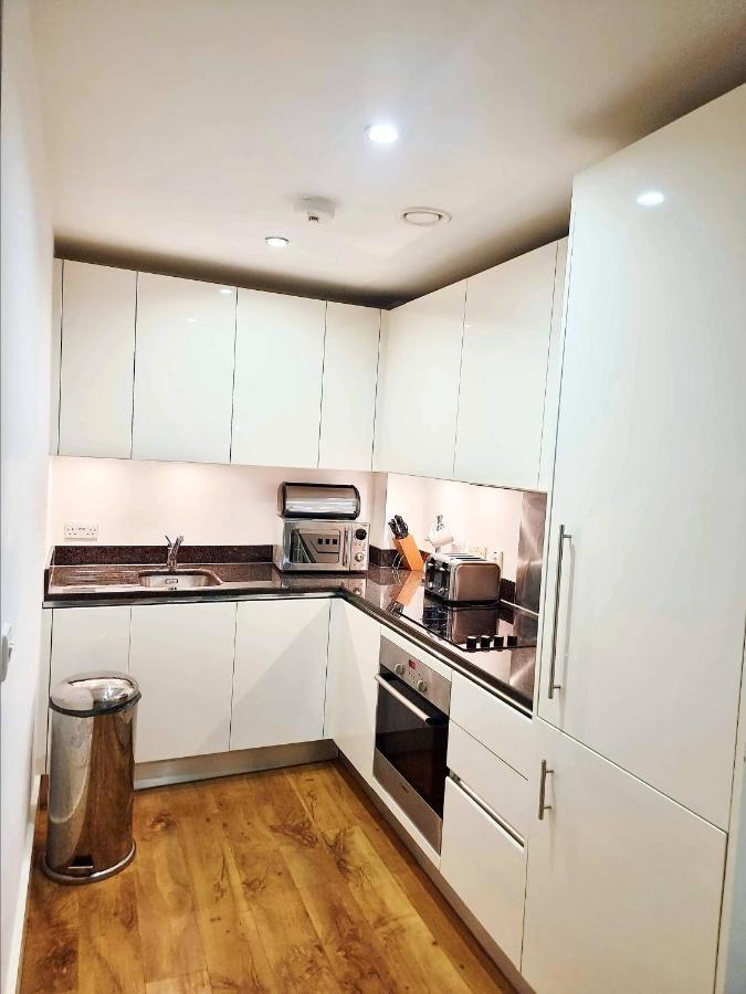 Your Riverside 2 With Private Balcony Apartment *
