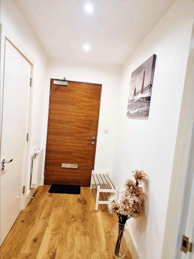 Your Riverside 2 With Private Balcony Apartment