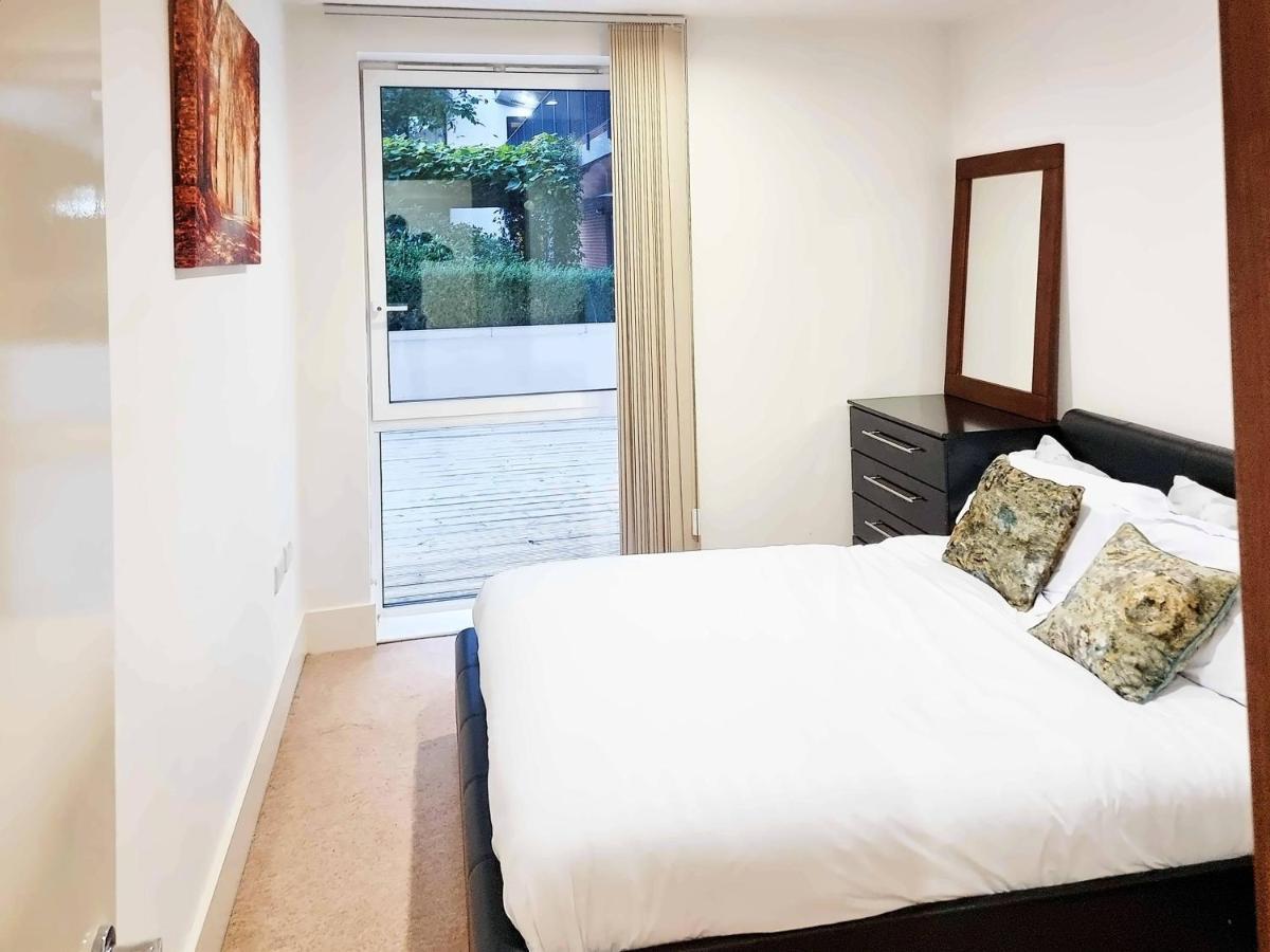 Apartment Your Riverside 2 With Private Balcony London