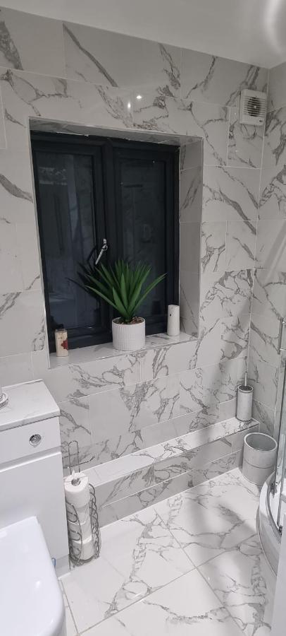 Privatunterkunft Beautiful With Free On Street Parking In Sydenham