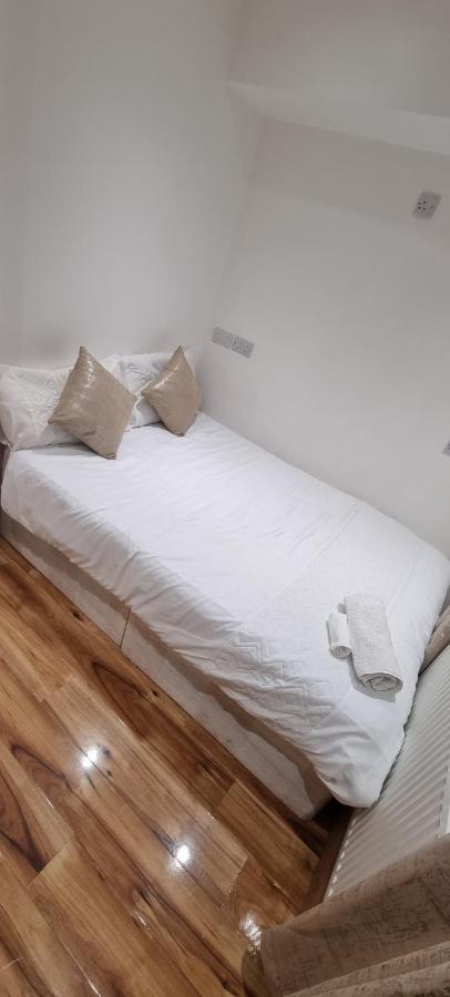 Privatunterkunft Beautiful With Free On Street Parking In Sydenham