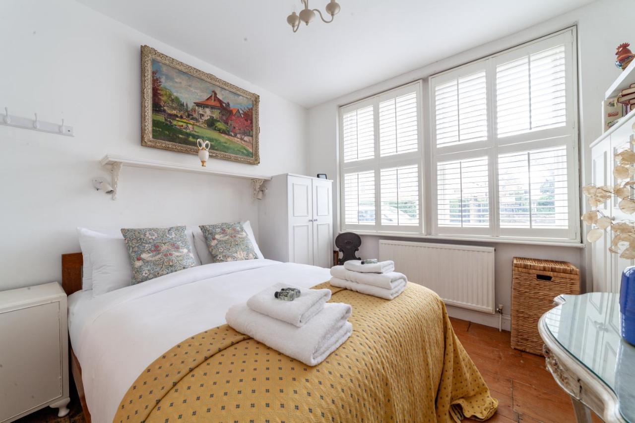 Charming And Spacious 1 Bedroom Flat In Battersea Apartment *