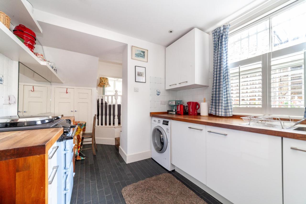 Charming And Spacious 1 Bedroom Flat In Battersea Apartment