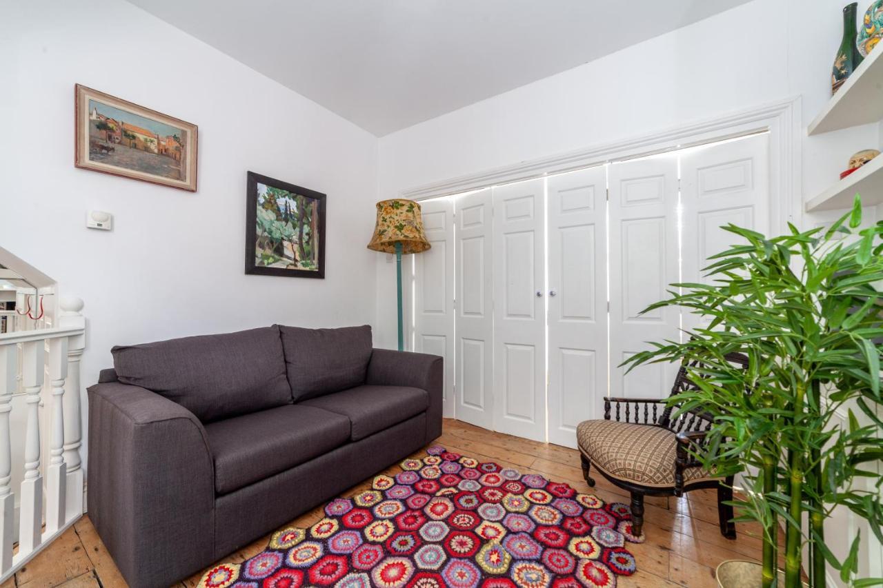 Charming And Spacious 1 Bedroom Flat In Battersea Apartment *