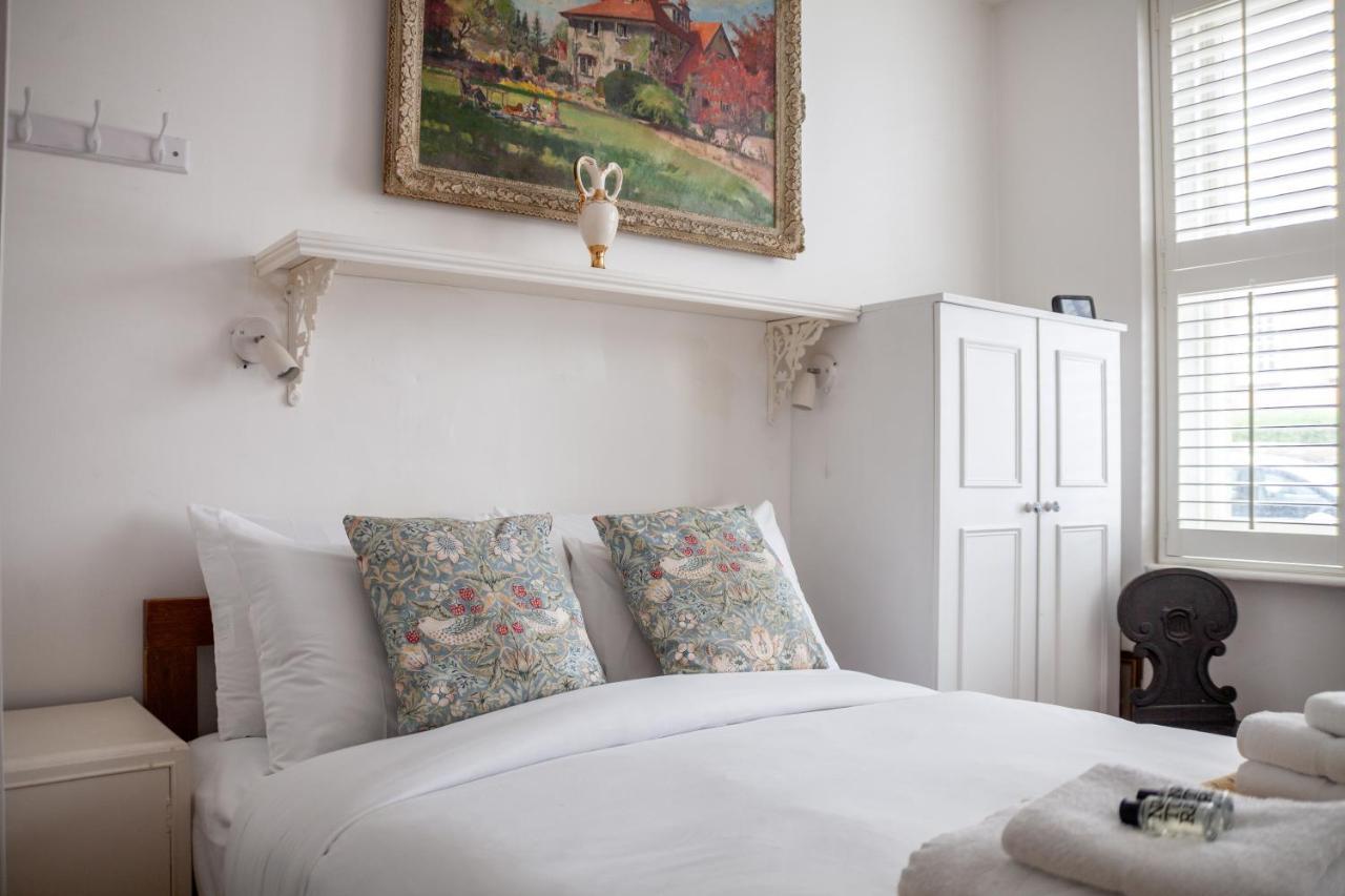 Charming And Spacious 1 Bedroom Flat In Battersea Apartment