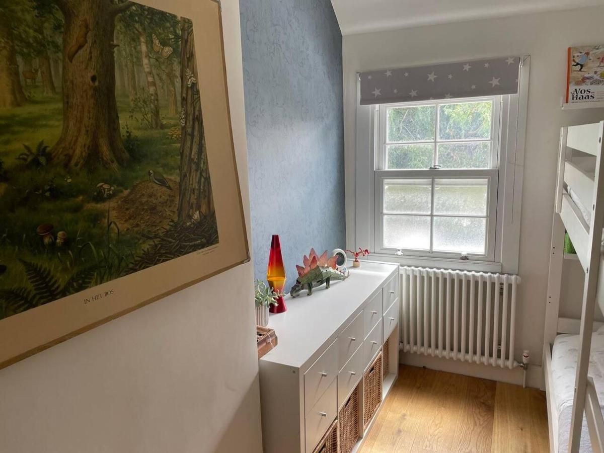 Charming Victorian With Spacious Garden Holiday home *