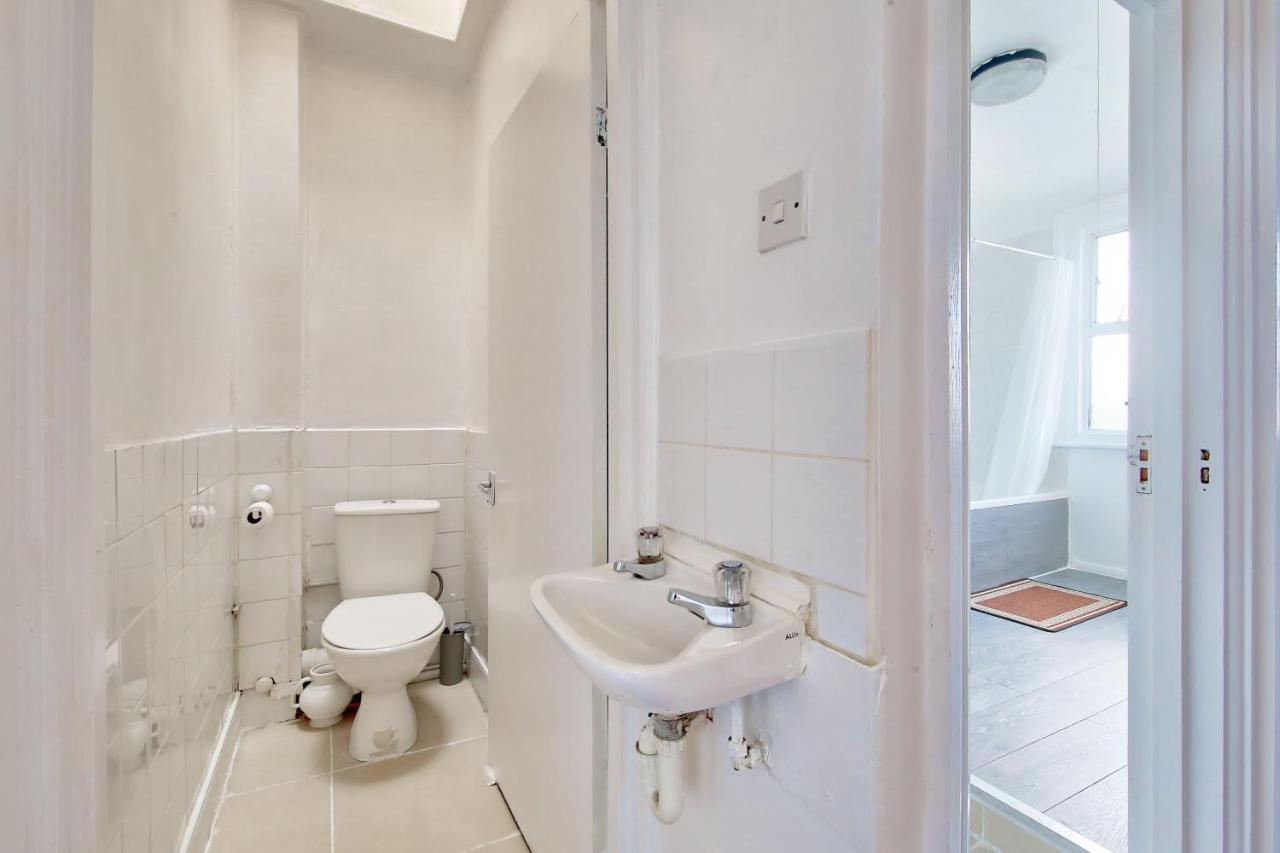 Cozy Flat Guest house London