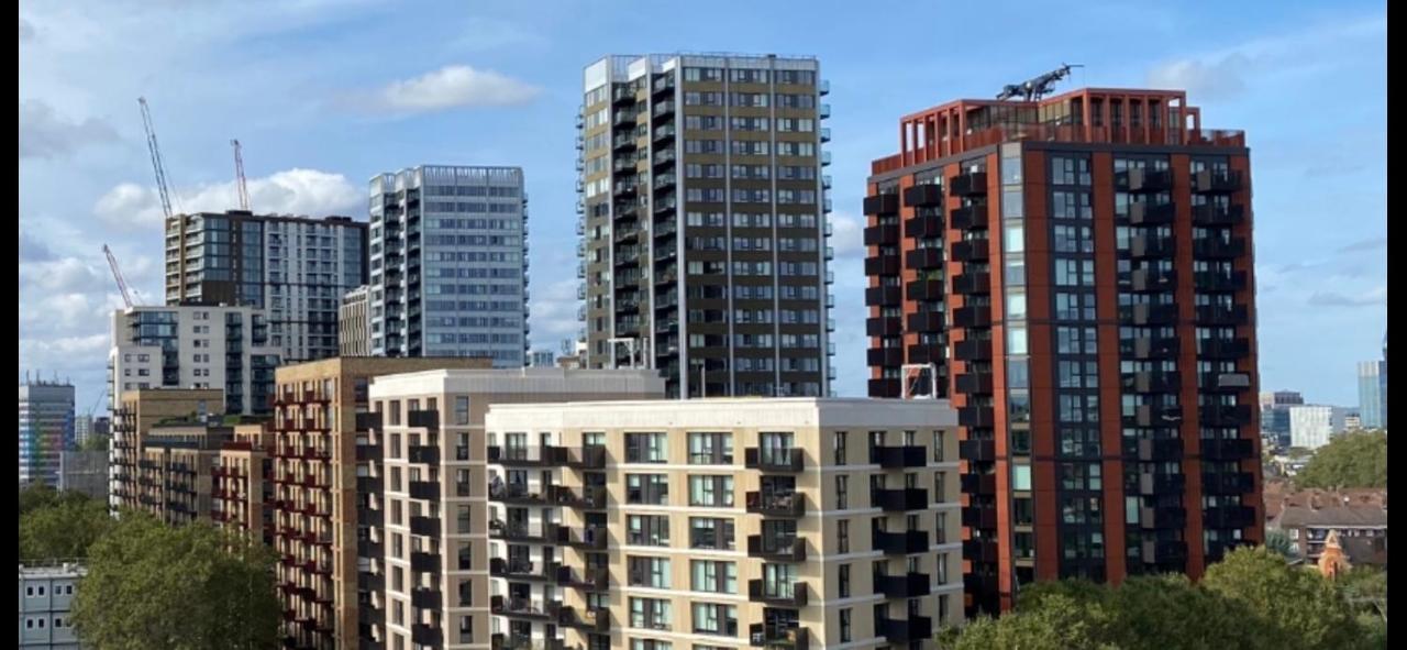 7th Floor Apartment London