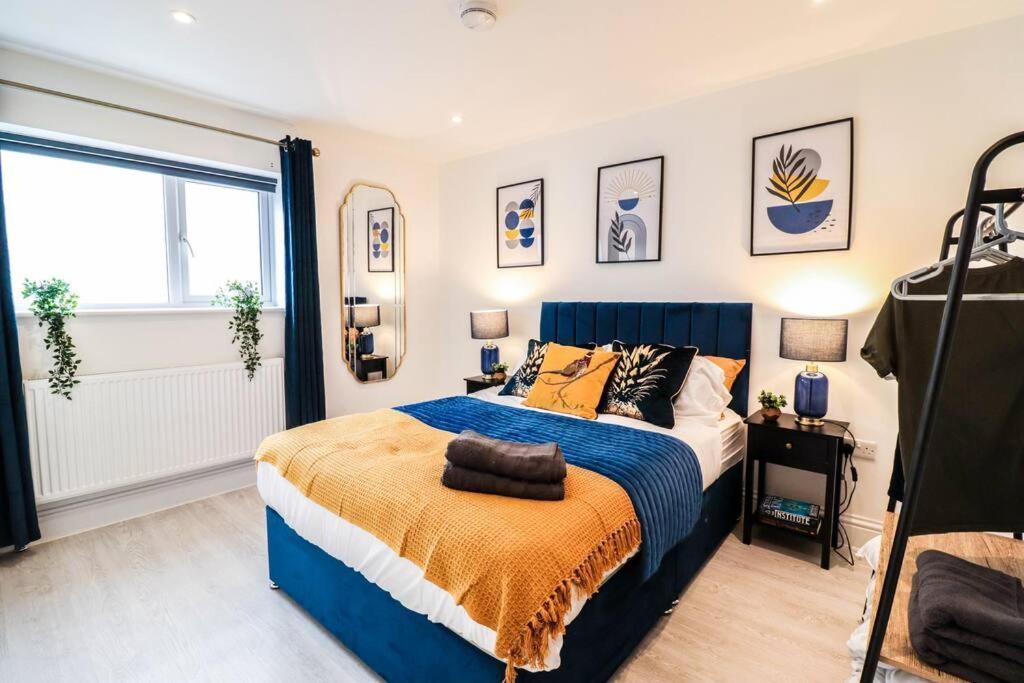 Rare 1 Bed Flat Close To Station - 10mins To *