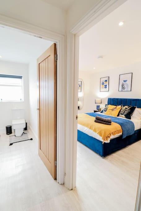Rare 1 Bed Flat Close To Station - 10mins To *