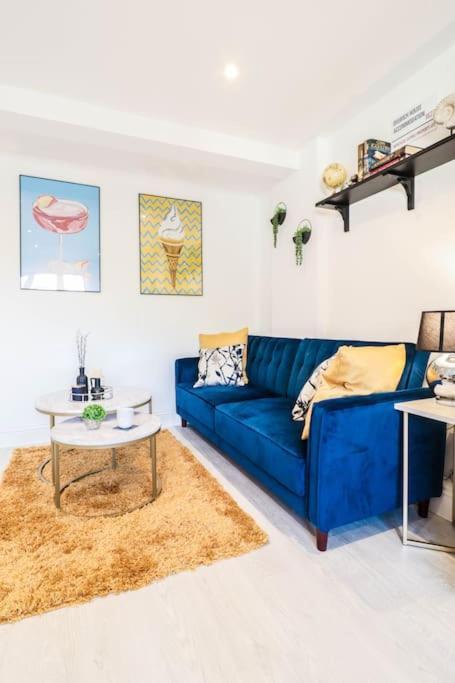 Rare 1 Bed Flat Close To Station - 10mins To Apartment London