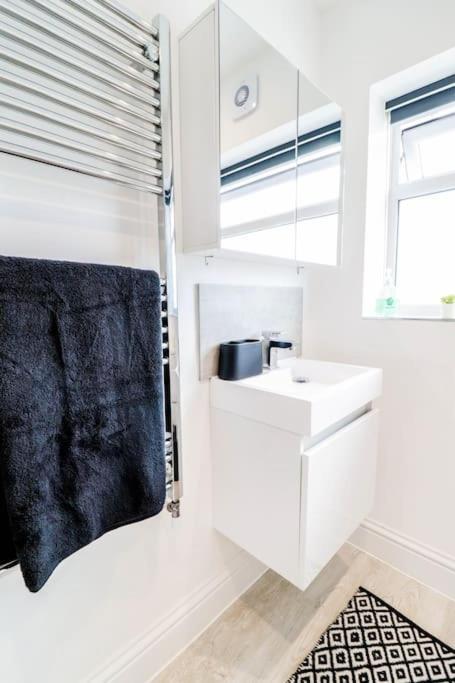 Apartment Rare 1 Bed Flat Close To Station - 10mins To *