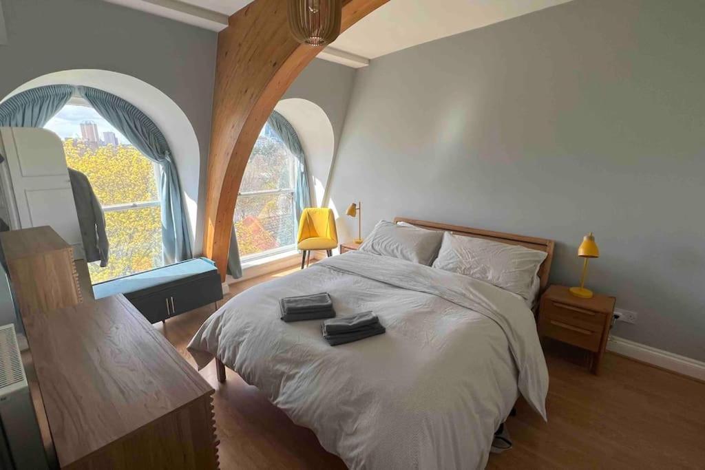 Peaceful Bright City Hide Away With Parking * London