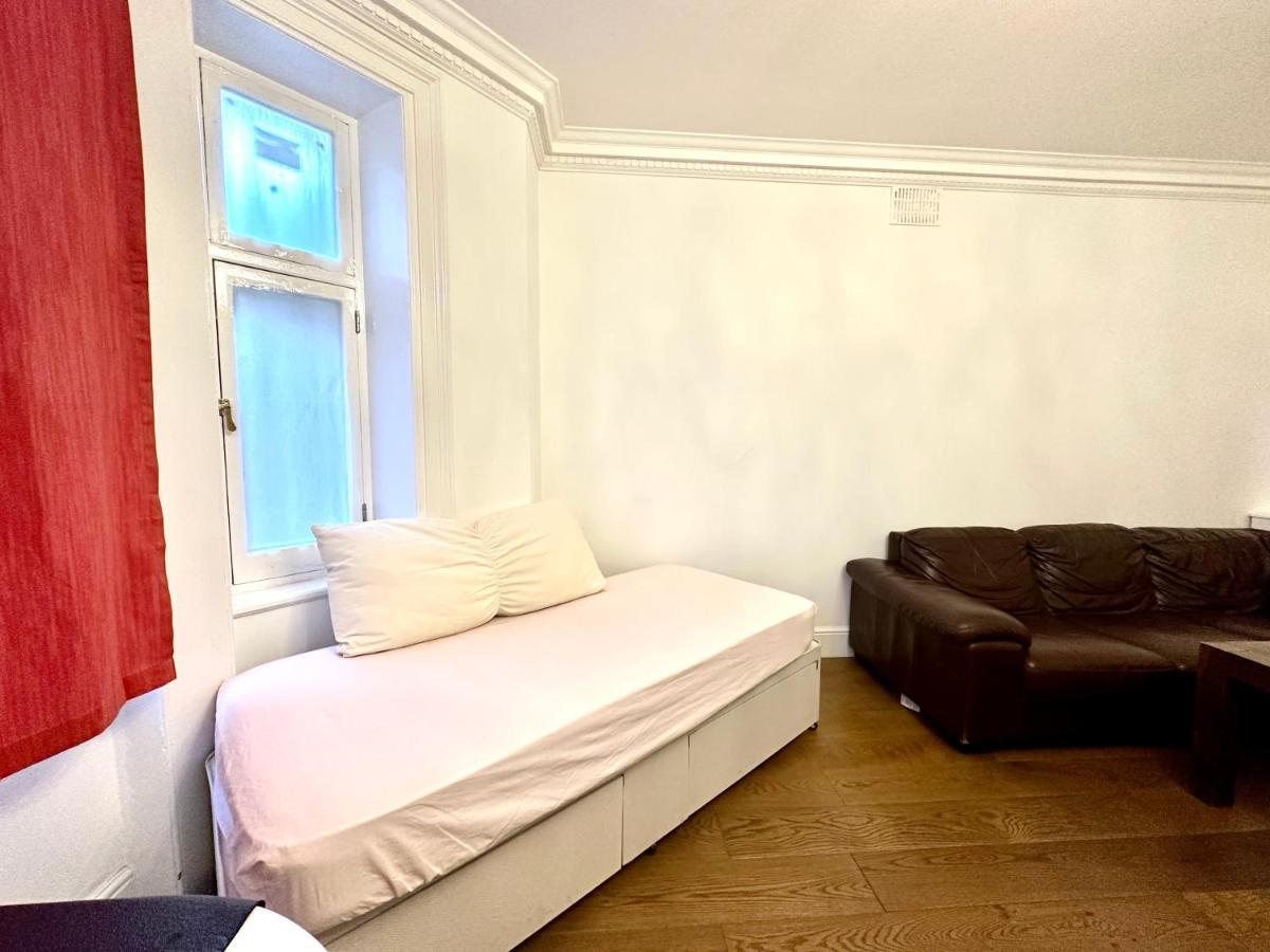 1 Step To Station! Double In Marylebone&paddington, , #room Name Is Tokyo# Privatunterkunft *
