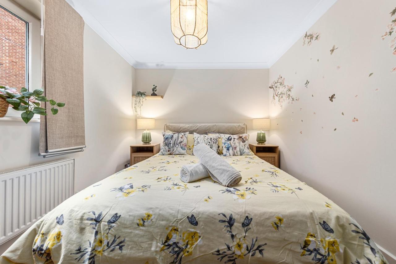 Tranquil 2 Bedroom Close To St. Paul's Cathedral Apartment London