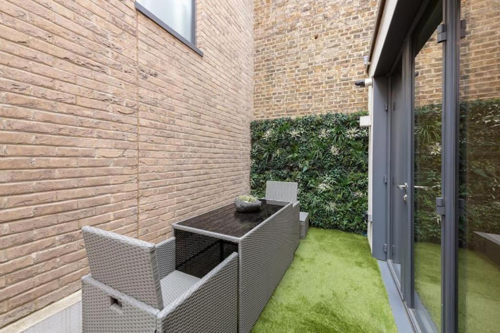 Apartment Battersea Luxury Apartment, Private, Independent Entrance, London