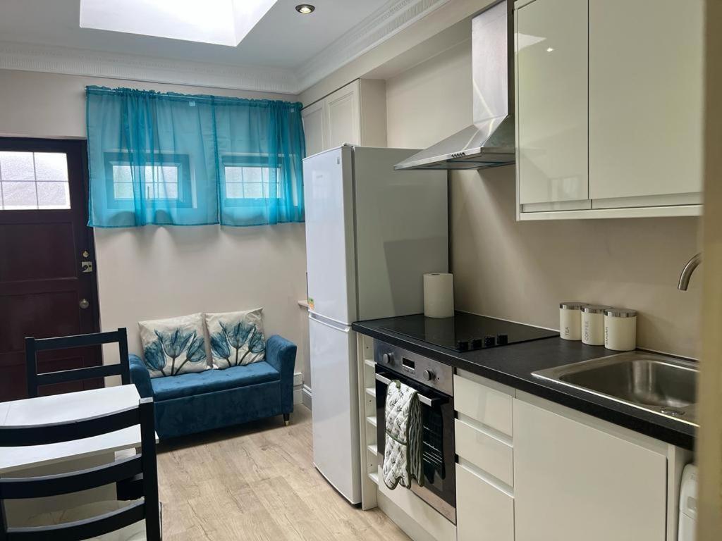 Jan's Haven , Lovely One Bed Flat With 2beds And Free Parking Apartamento *