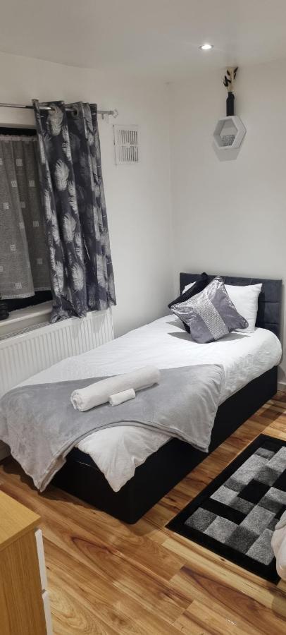Privatunterkunft Beautiful With Free On Street Parking In Sydenham London