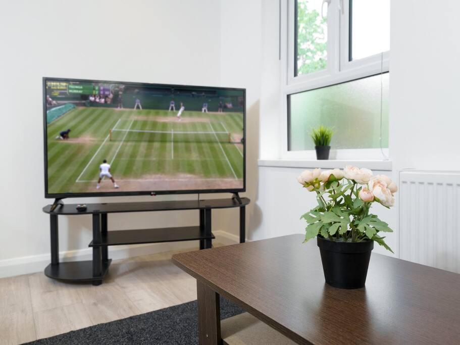 Apartment Lovely 3 Bed Flat In A Great Location In