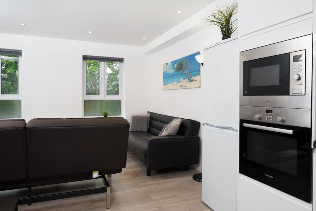 Lovely 3 Bed Flat In A Great Location In Apartment