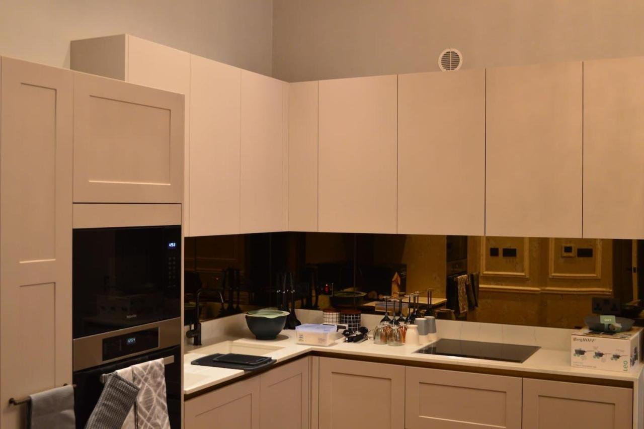 Stunning 2 Bedroom In London's Chelsea London