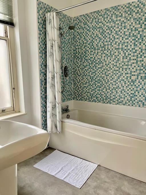 Modern-one Bedroom In Chelsea * London