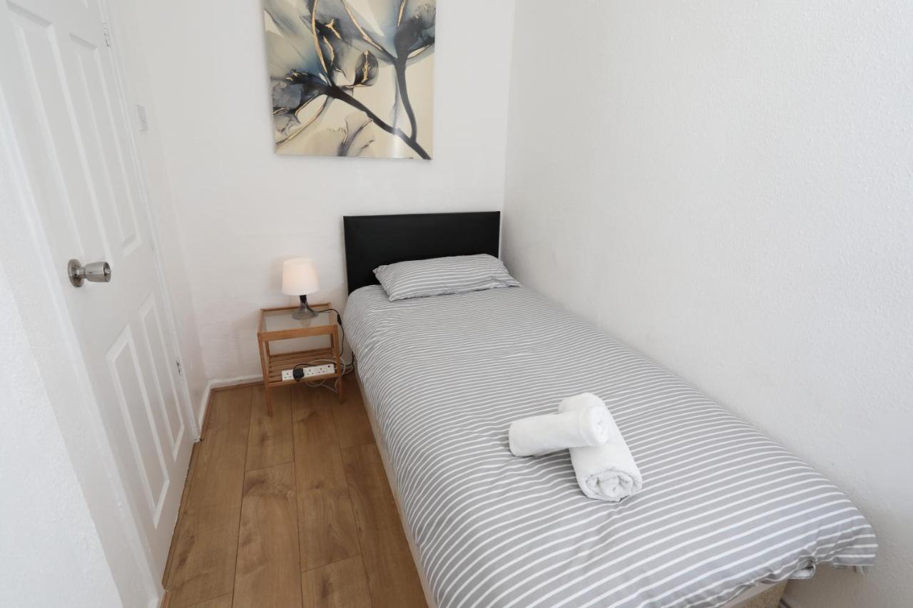 Apartment Self Contained 2 Bedroom Flat In Southwark *