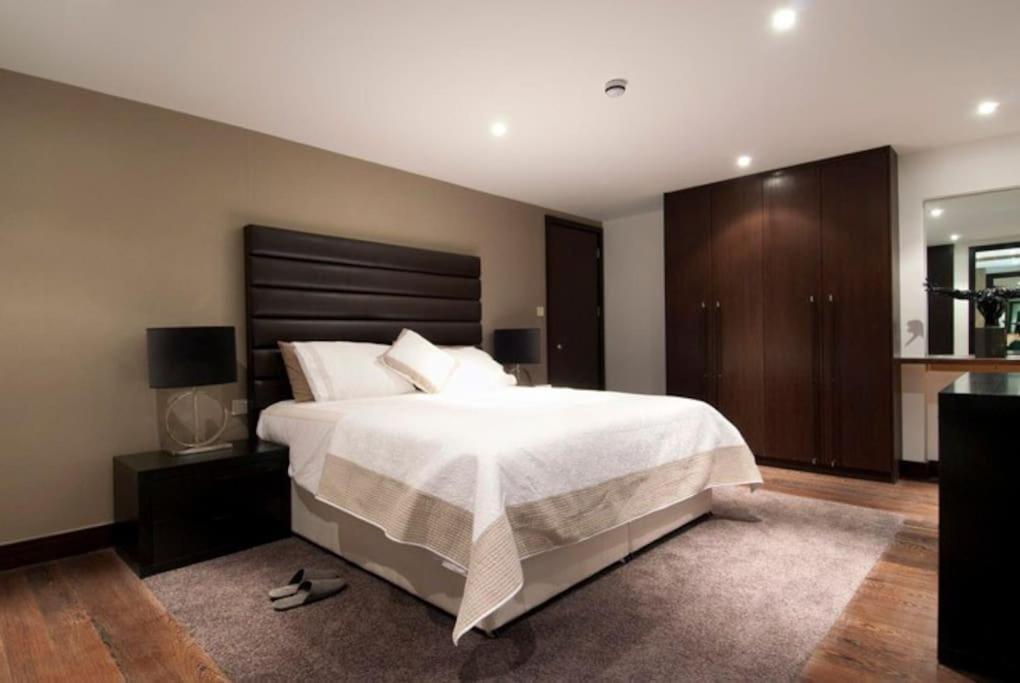 Mayfair Penthouse With Rooftop Facing Hyde Park Apartment *