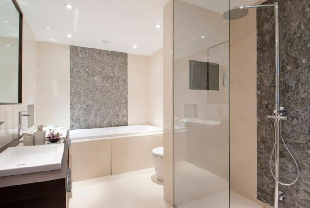 Mayfair Penthouse With Rooftop Facing Hyde Park * London