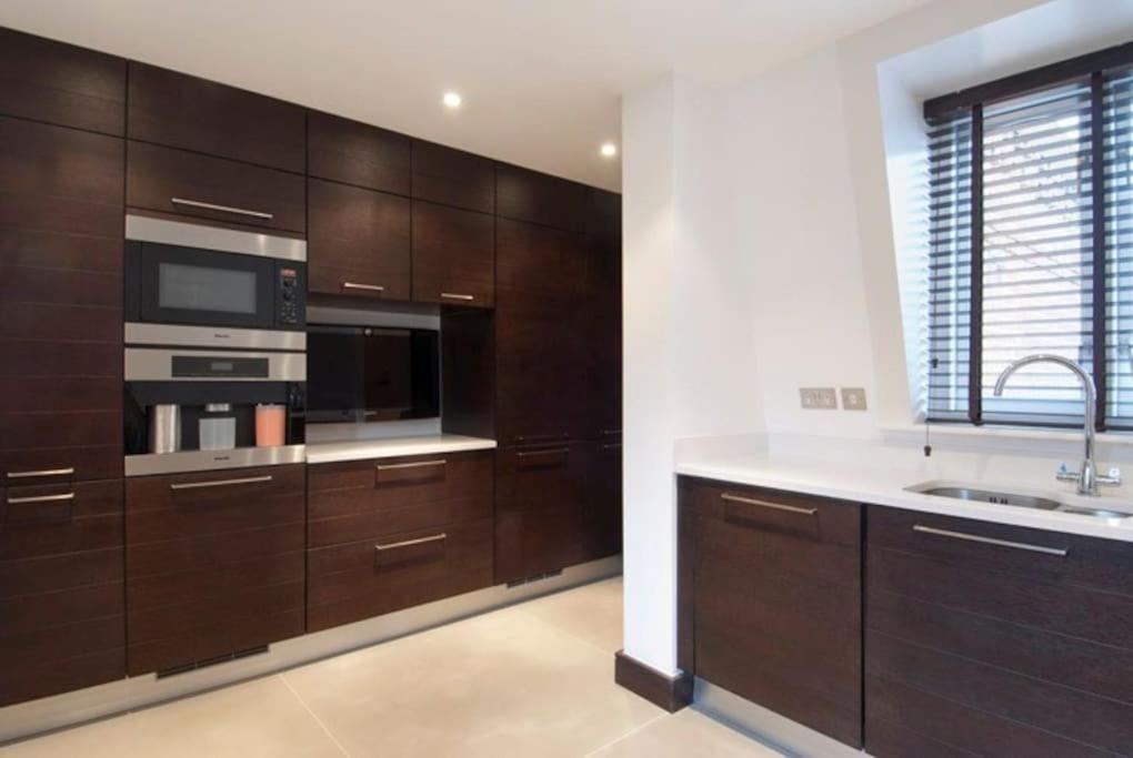 Mayfair Penthouse With Rooftop Facing Hyde Park * London