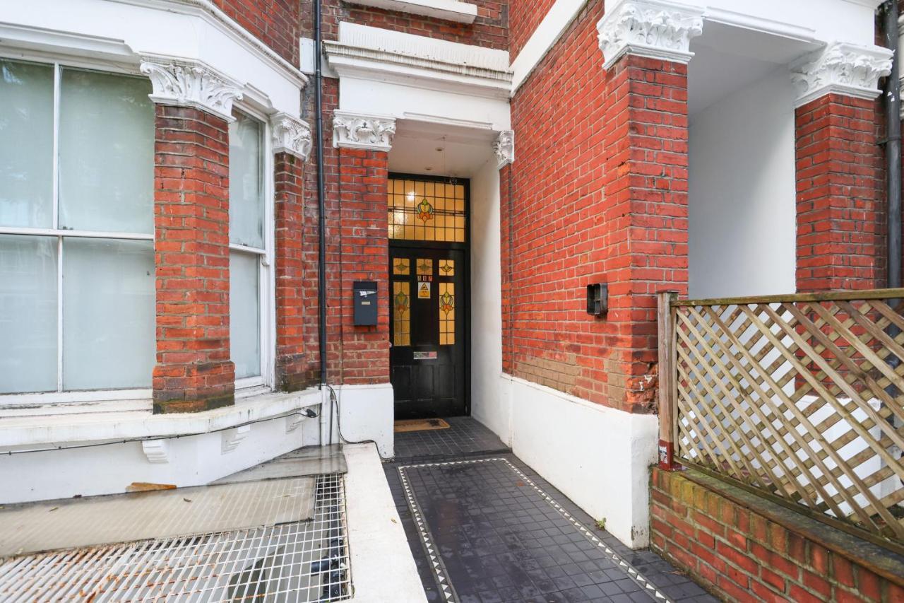 Spacious 1 Bedroom Flat Apartamento Londres