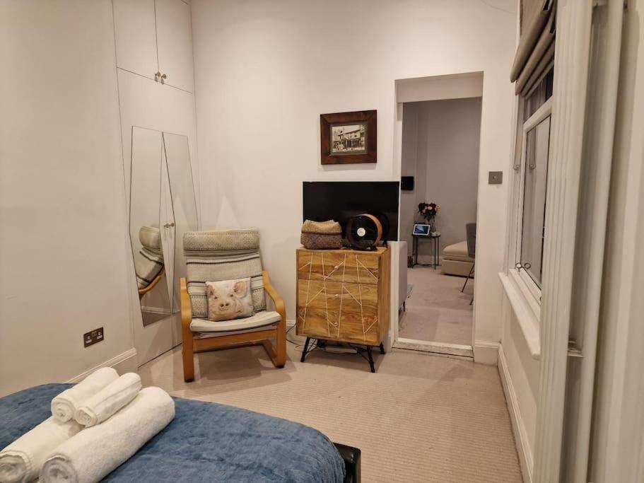 Quintessentially 'london' Flat Apartment *